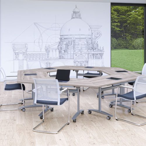 Reunion trapezoid Titling Table with look chairs