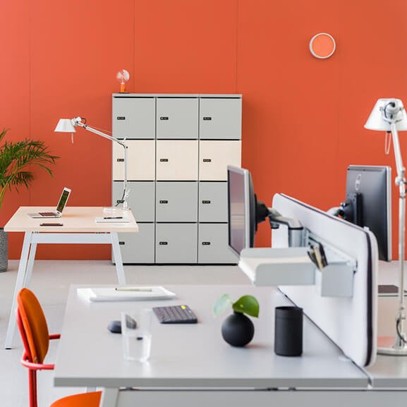 OGI M Bench Desk and locker MDD