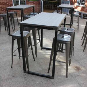 Worx Poseur Table in outdoor breakout area