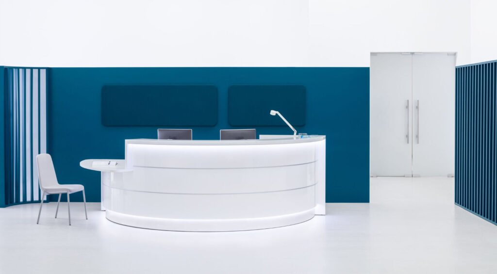 Valde curved white Reception Desk with table top at end