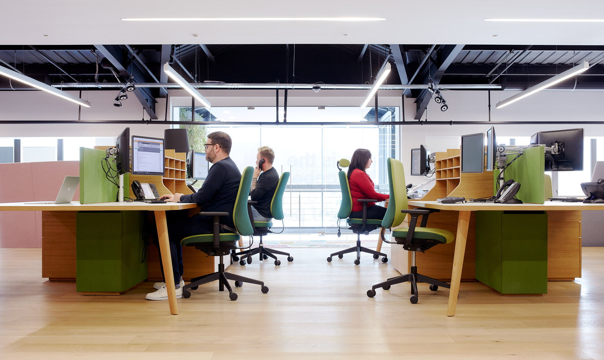 A Guide to Office Chairs Without Wheels | BT Office Furniture