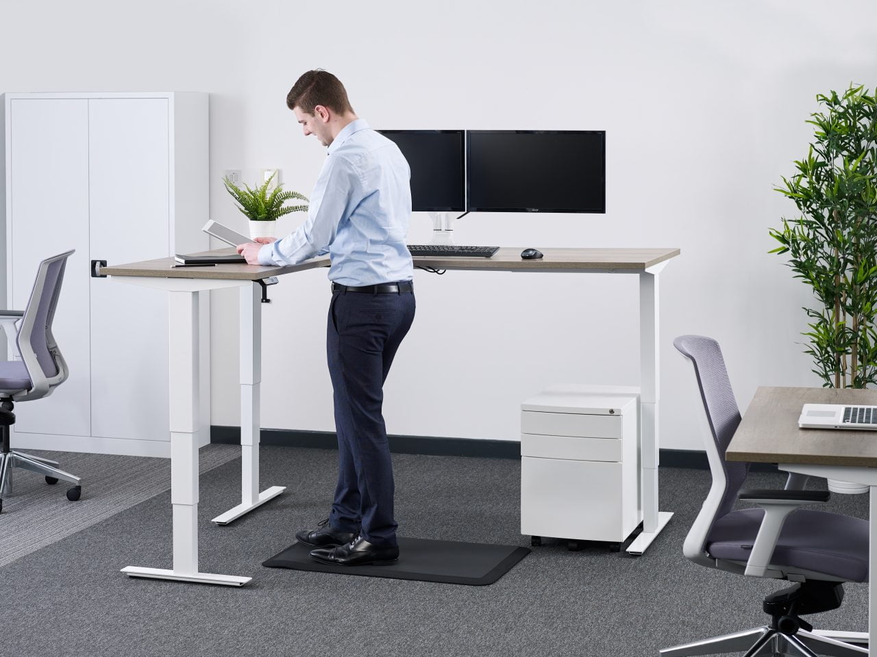 The Benefits Of Standing Desks In The Workplace BT Office