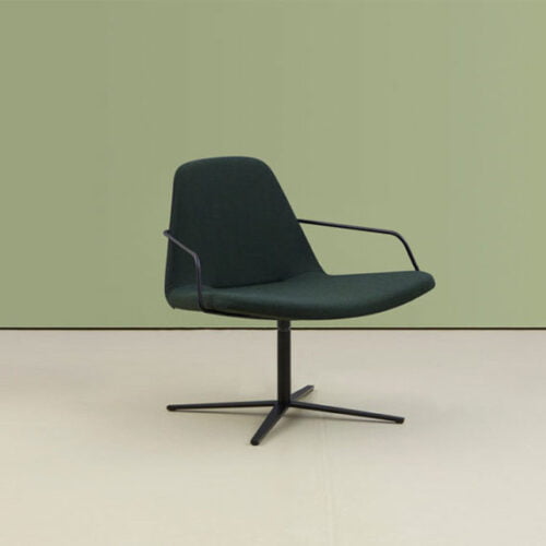 Wing with arms 4 Star base lounge chair Hitch Mylius
