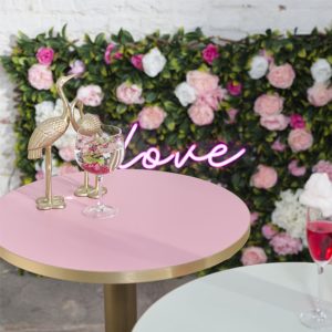 Lifestyle Tabilo Talbe Pink and gold