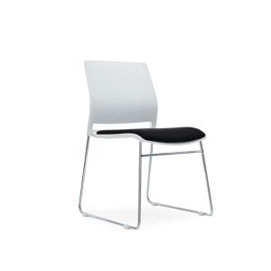 Verse chair with pad in white and black pad
